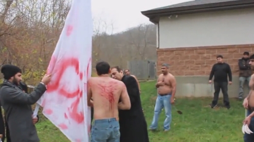 Ritual socant al musulmanilor! Un grup de barbati filmati dezbracati in timp ce...