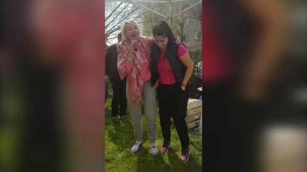 Maria Constantin a făcut paranghelie în fața blocului! Uite cu cine a petrecut artista de Paște