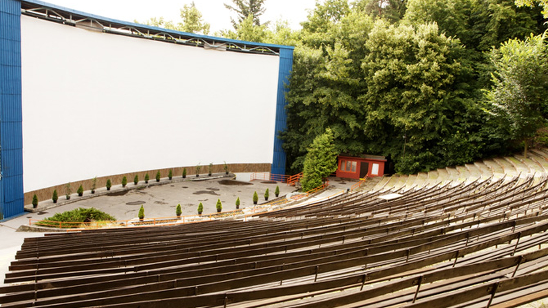 Cinema gratuit in Parcul IOR! Bucurestenii vor putea vedea filme pe un ecran gigant, de 120 de metri patrati