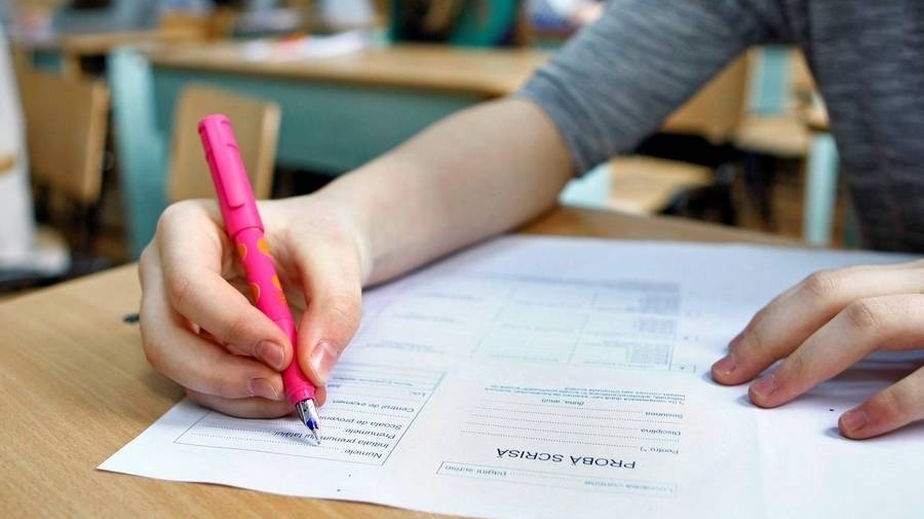 Edu.ro a anunţat baremul pentru probele de Matematică şi Istorie la Bacalaureat. Iată cât de simplu se rezolvau exerciţiile