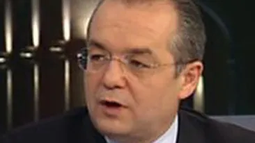 VIDEO Emil Boc a vorbit, pentru prima data, despre clipul in care aparea dezbracat: Un act penibil si esuat. Voi merge in continuare la sali de sport! 