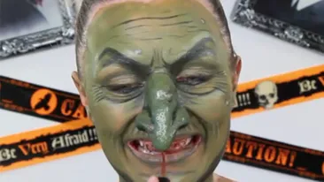 Iată cum te poţi transforma în noaptea de Halloween! Incredibil cum o femeie aşa frumoasă poate arăta ca o vrăjitoare