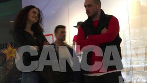 Femeile din viaţa lui BRomania seamănă ca două picături de apă! Socializeaza cu una si o scoate la film pe alta!