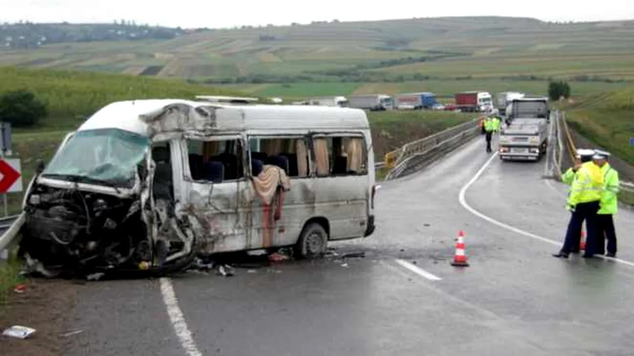 Microbuz cu 10 pasageri bulgari la bord, implicat în accident pe Autostrada A1, în Timiș
