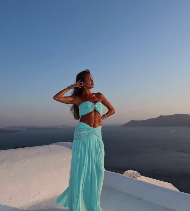 Diana Munteanu a dat România pe Santorini. Imagini spectaculoase din escapada în Grecia