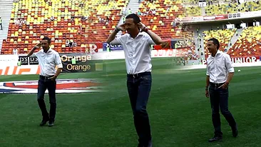 Gesturile iresponsabile ale lui MM Stoica au declansat macelul in tribune la Dinamo-Steaua! Vezi imaginile care te vor revolta!
