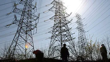 Aproape 40 de localitati din Prahova si Dambovita, fara energie electrica din cauza vantului