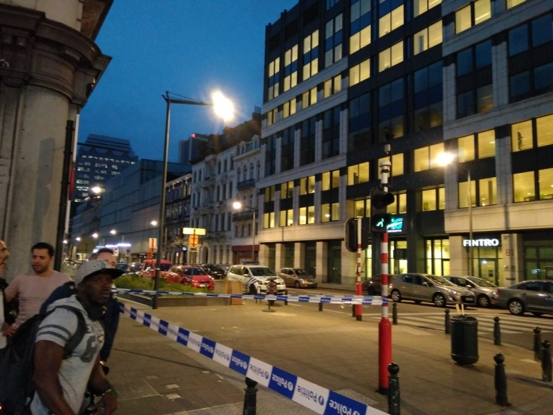 Atac terorist în Bruxelles! Doi militari au fost răniţi