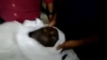 Imagini INGROZITOARE! Un fotbalist de doar 24 de ani A MURIT pe teren! Un fan este vinovat pentru aceasta tragedie