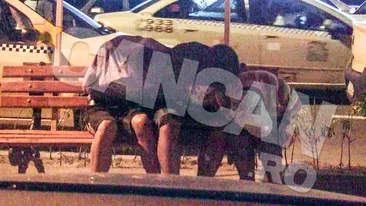 Litoralul all inclusive: somn pe banca, baie-n club! Fotografii de colectie din Mamaia, cu petrecaretii de weekend!