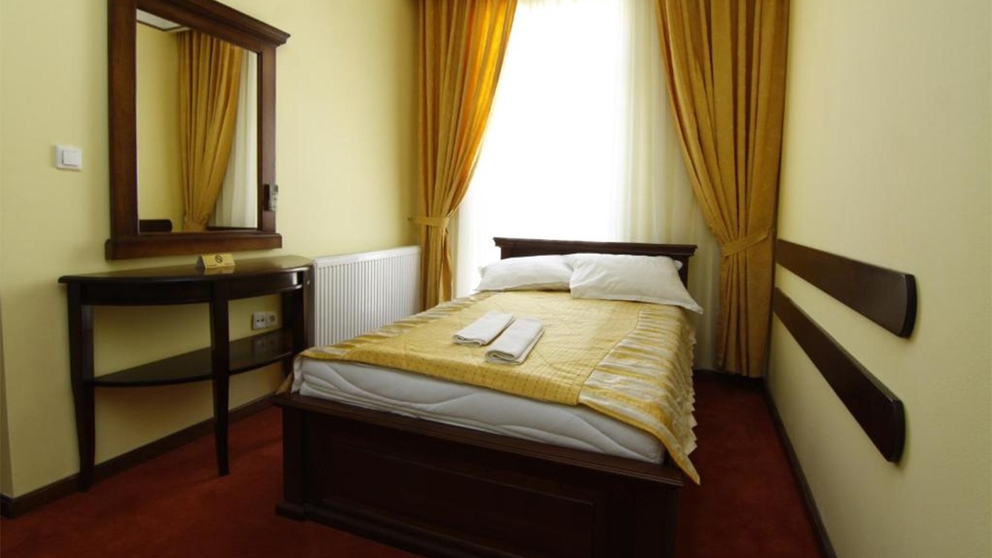 Cazare de coșmar pentru un turist într-un hotel de 3 stele din Sibiu: "Când am cerut prosoape, am primit un răspuns incredibil"