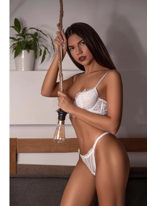 Mădălina - #Romanian Super Woman