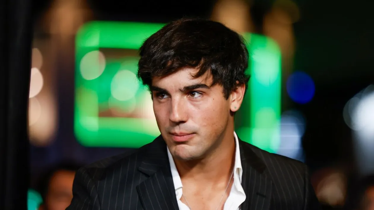 Actorul Oscar Casas din filmul „Desire” s-a despărțit de iubita lui, actrița Ana Mena. Care este motivul