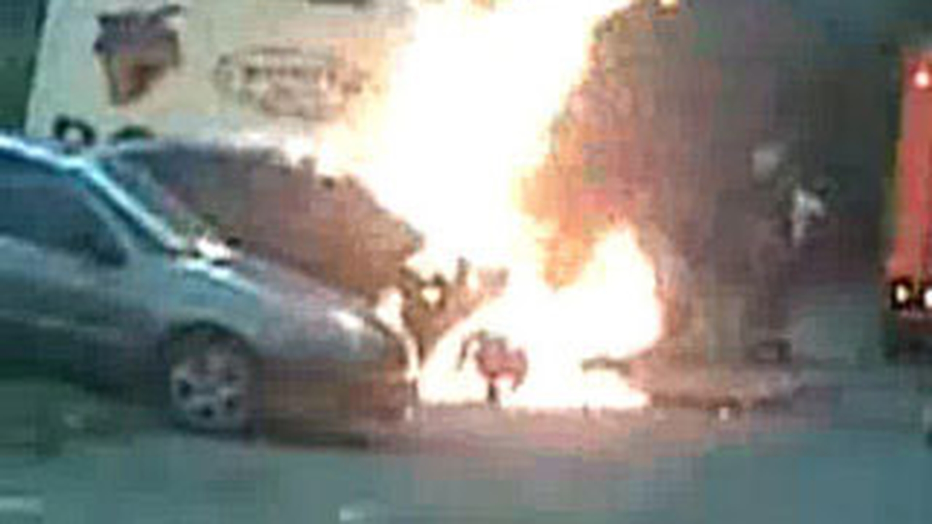 TRAGEDIE PE SOSELE! O femeie a ars de vie in propria masina