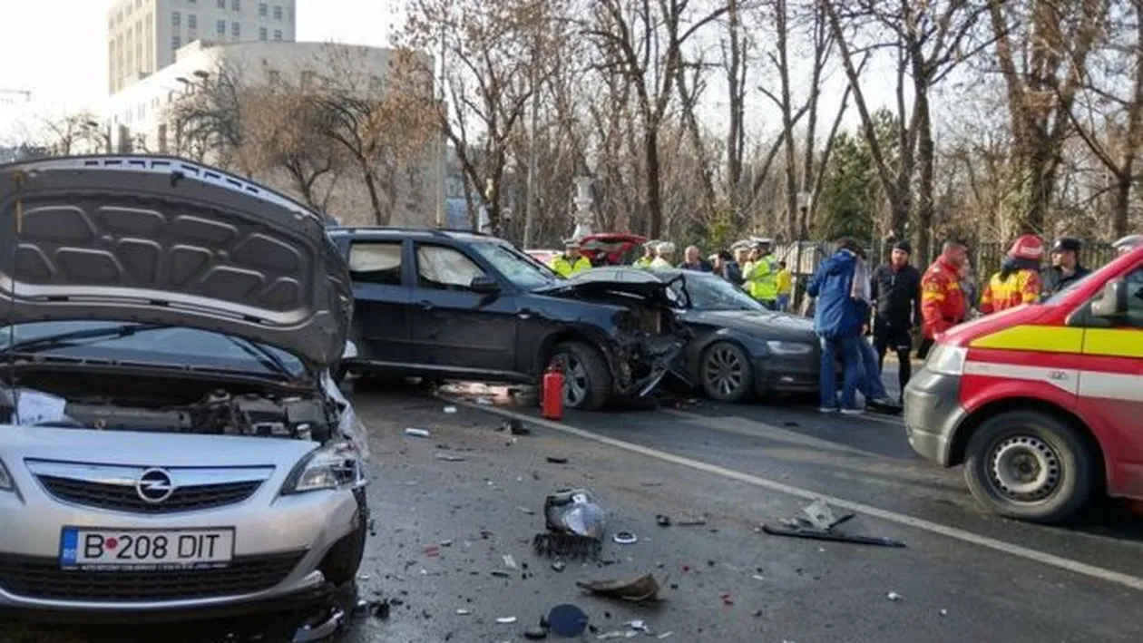 El e şoferul care a provocat accidentul din Calea Griviţei pentru că îşi bătea soţia! Bărbatul consumase droguri şi voia să-şi omoare partenera de viaţă! Cinci persoane au fost rănite în urma accidentului