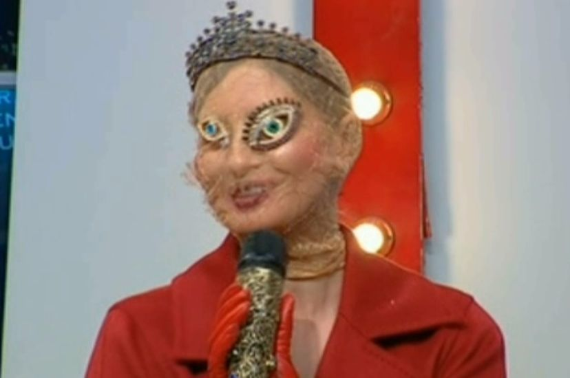 Iulia Albu, apariţie spectaculoasă la emisiune: „Am crezut că e o mumie în platou!”