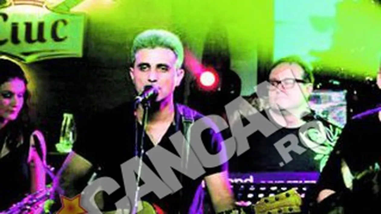 Robert Turcescu se revanseaza in fata fanilor. Isi reia concertele amanate din cauza varicelei