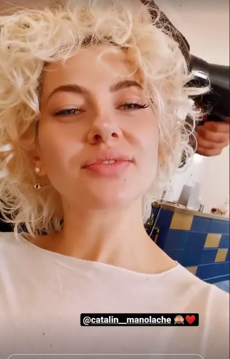 Lidia Buble, sărutată cu patos de un bărbat sexy într-un salon de înfrumusețare: “E cel mai frumos bărbat din lume” | VIDEO