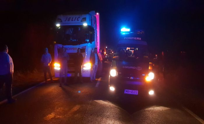 Fetiţă de 9 ani ucisă de un şofer inconştient care făcea live pe Facebook la volan!