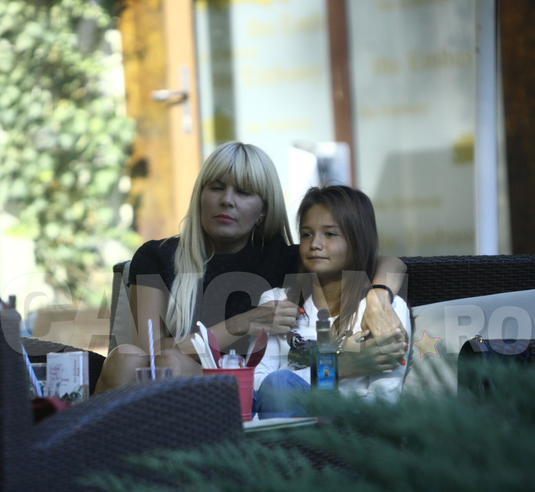IMAGINI EXCLUSIVE La 42 de ani işi ”antrenează” instinctele de mamă. Elena Udrea işi doreşte un copil şi…”lucrează” pentru asta