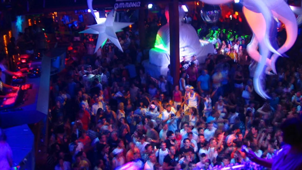 Petrecere mare, intr-un club din Capitala! Unul dintre demisionarii din PSD a petrecut pana la 5 dimineata