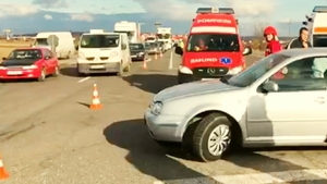 Accident grav pe DN 1. Trei copii și un adult au ajuns la spital