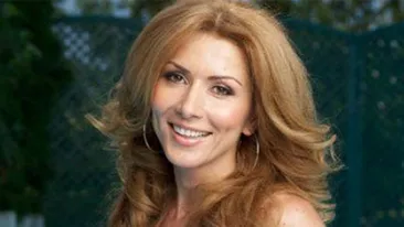 Carmen Brumă le-a făcut ziua mai bună bucurestenilor! Iubita lui Mircea Badea, sexy si cu sfârcurile la vedere la alergat