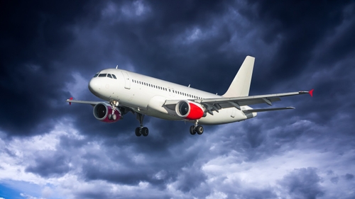 Mii de avioane au fost blocate la sol! E alertă în lumea întreagă