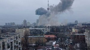 Rusia a aruncat racheta peste un mall din Kiev. Imaginile șocante au ajuns virale
