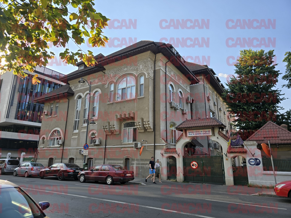 Ce se întâmplă acum în fața spitalului unde a murit Ion Iliescu EXCLUSIV