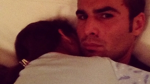 Poti sa ghicesti cine doarme la pieptul lui Adrian Mutu? Indiciu: nu este Consuelo!