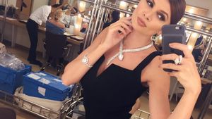 RAMONA GABOR a îmbrăcat rochia albă de mireasă! Iată primele imagini