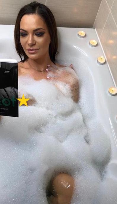 Doar în Playboy  Andreea Antonescu a mai apărut așa!