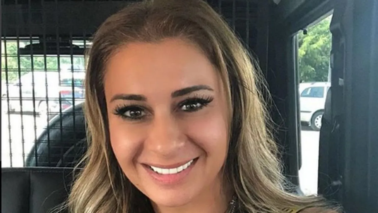 Anamaria Prodan, apariție de senzație pe litoral. A îmbrăcat un costum de baie minuscul și...