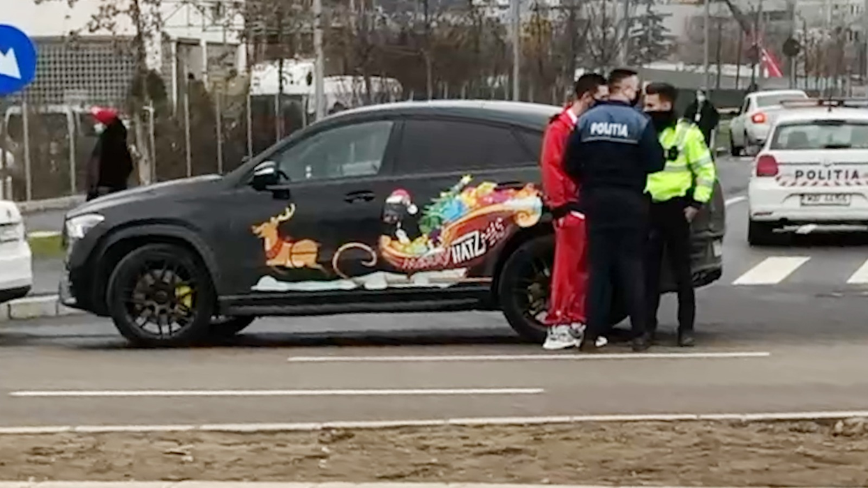 Polițiștii de la Rutieră l-au oprit pe Dorian Popa pentru a face poze cu el