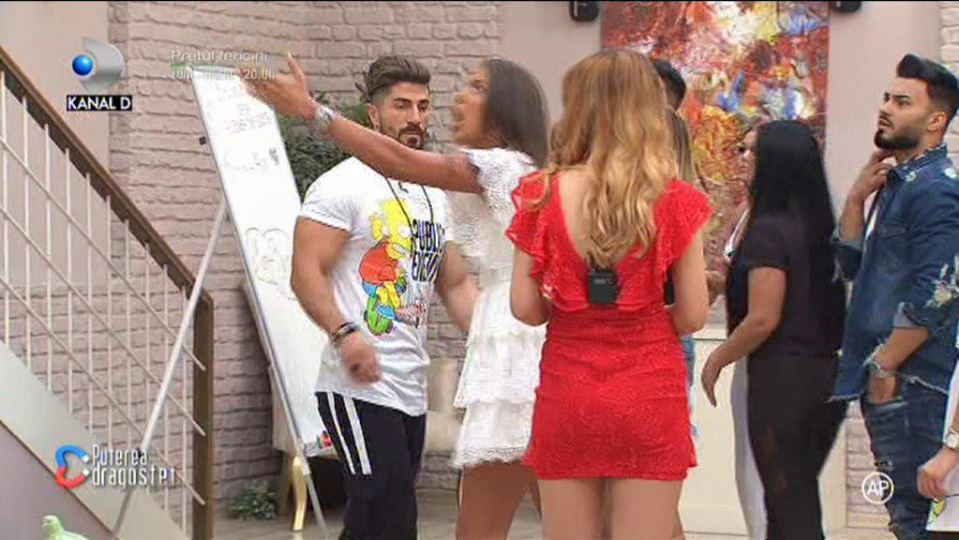 Șoc la Kanal D! Ce se întâmplă, de fapt, când camerele de filmat de la Puterea Dragostei sunt închise. Două concurente s-au bătut