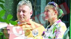 Madalin Voicu se muta cu mama