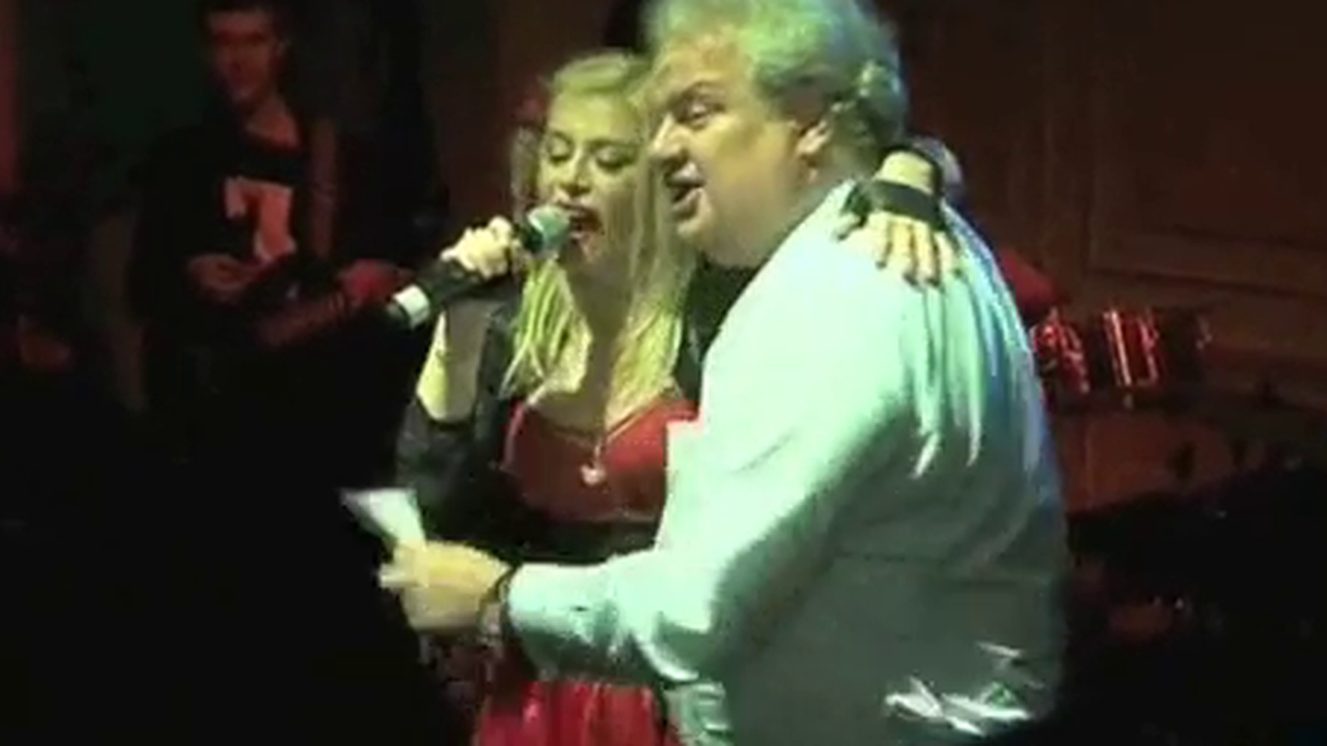 Are 35 de milioane de €, produce vin si se distreaza de mama focului! Uite-l pe Jean Valvis, intr-un duet de exceptie cu Loredana!