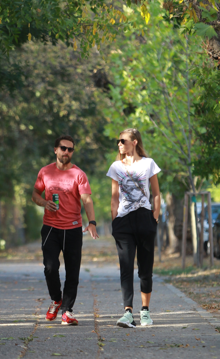 Dani Oțil și Gabriela Prisăcariu, la plimbare în parc