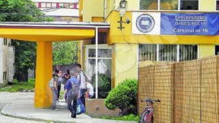 Inca un student s-a aruncat din "caminul groazei"
