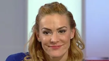 O celebra vedeta a dezvaluit cum a ajuns in prag de divort: “Ma neglija pe mine si pe fiica noastra! Cum si-a redresat mariajul