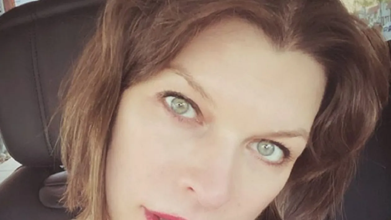 Milla Jovovich, mamă pentru a treia oară. Prima imagine cu bebelușul