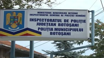 La un pas de tragedie! Un tavan a căzut în sediul IPJ Botoşani: „Viaţa lor, în pericol”. FOTO