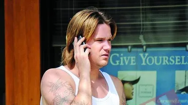 S-a excitat pe strada