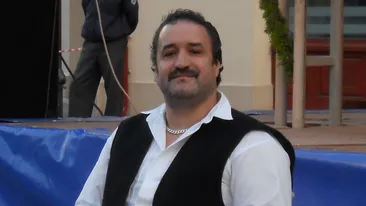 CANCAN te face vedeta! Povestea traumatizanta a cantaretului tintuit intr-un scaun cu rotile! “Un communist inrait m-a...”