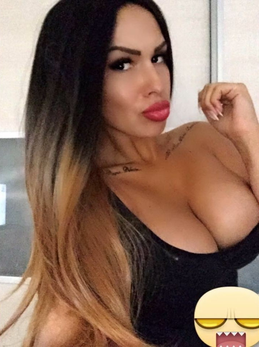 ”Spintecătoarea de la morgă” a născut în secret al treilea copil! A slăbit 20 de kilograme şi e ”un pachet de muşchi”
