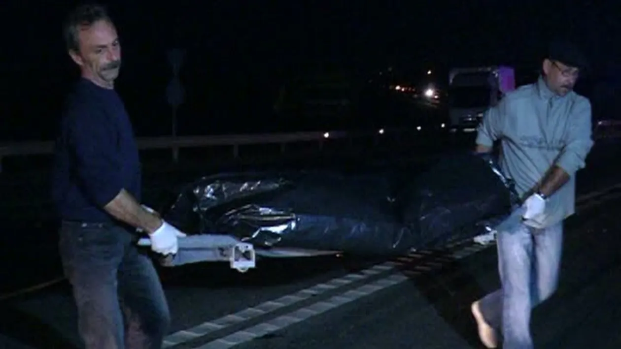 Accident extrem de grav la Craiova! Doi tineri au fost loviţi mortal de maşina unui om de afaceri! Şoferul a fugit!