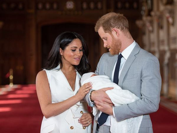 Prințul Harry și Meghan Markle își creștinează băiețelul pe 6 iulie. Numele nașilor nu vor fi făcute publice