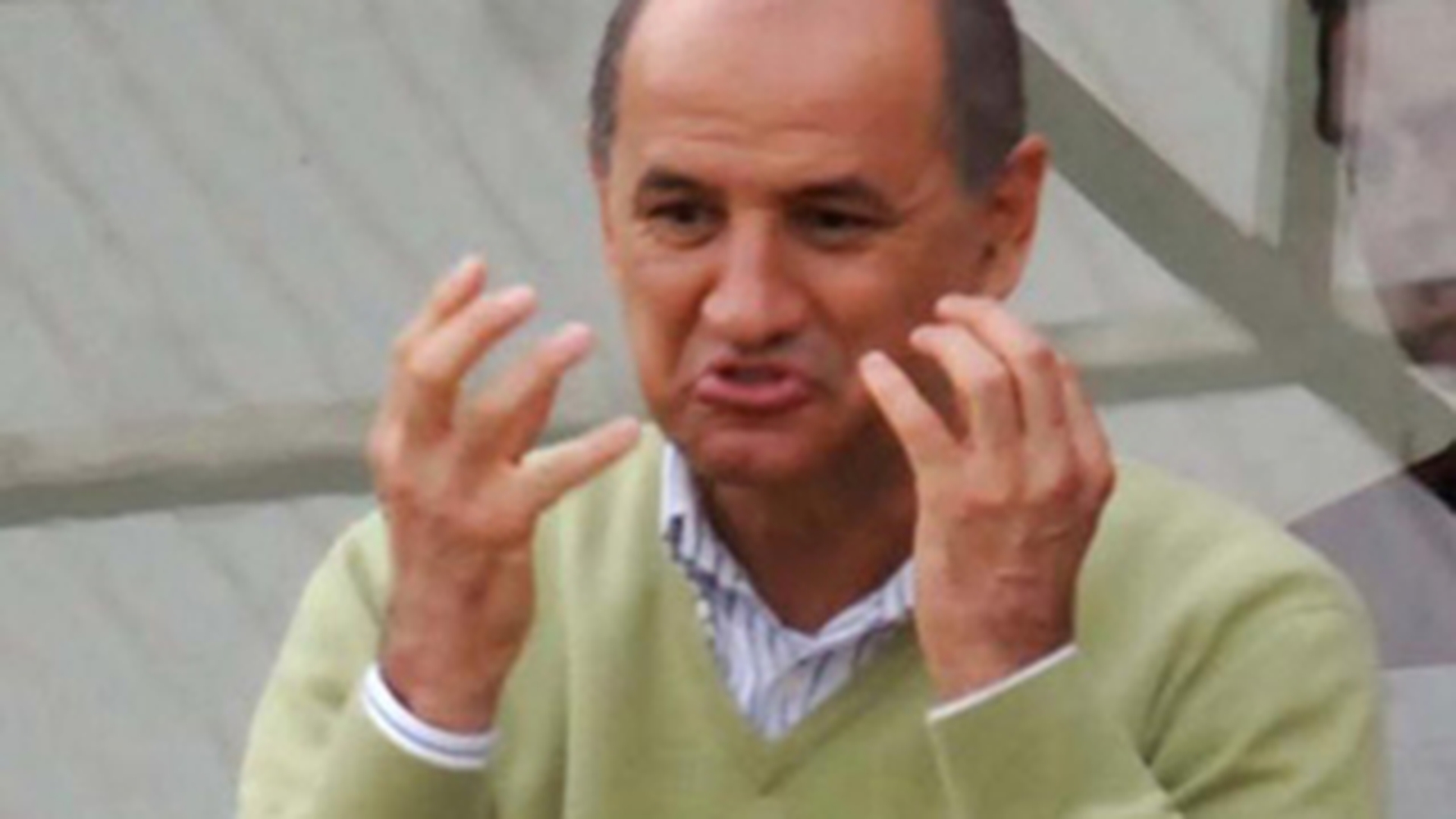 Copos nu vrea inapoi pe Giulesti! "Ministerul sa faca ce vrea cu arena! Sa creasca gaini si alte oratanii pe el!"