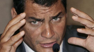 LOVITURA DE STAT? Politistii rebeli au incercat sa il asasineze pe presedintele Ecuadorului! VIDEO